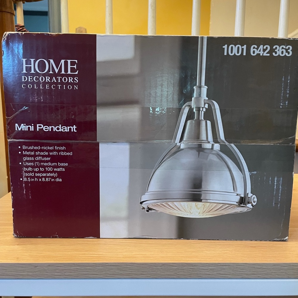 Mini pendant light